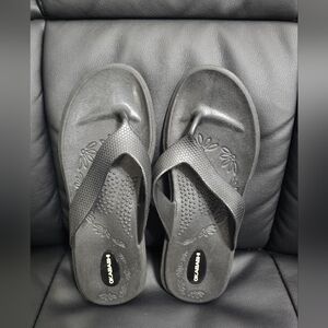 Okabashi Maui Women's Flip Flops size M/L (8-9)